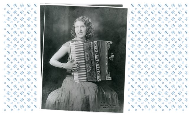 Viola Turpeinen i New York 1928. Hon kallades för den amerikanska dragspelsprinsessan.