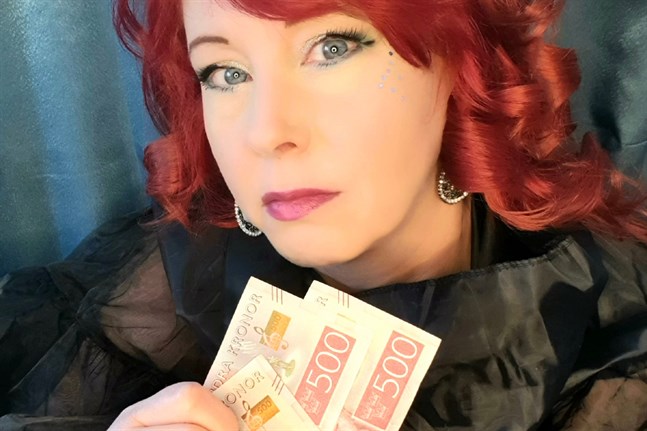 Ekonomisk otrohet är temat för den första singel Michella Friis släpper med sitt band.
