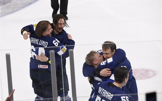Finland firar sitt fjärde VM-guld, och det första på hemmais, i Tammerfors!