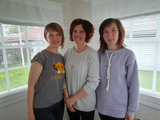 Nataliia Korzhenko, Inga-Lene af Hällström och Svitlana Kudryakova ser fram emot en kväll där folk ska få mötas och umgås.