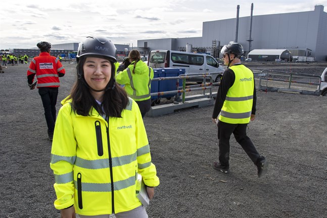 Det är med aktiv rekrytering och utbildning som Northvolt tror att de ska klara personalkompetensen, säger Sanna Bäckström.