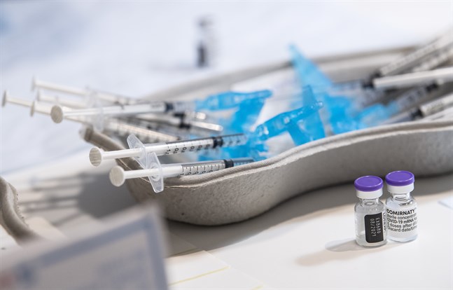 Modernas vd Stéphane Bancel hoppas att det uppdaterade vaccinet mot omikron ska kunna börja levereras redan i augusti.