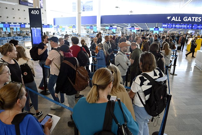 Passagerarmängden är rekordstor på fredagen, och är till och med större än under rusningstider under rekordsäsongen 2019.