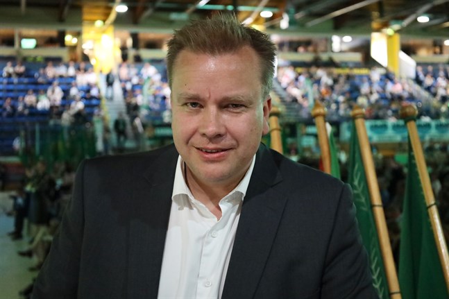 Försvarsminister Antti Kaikkonen säger att finländarna kan sova lugnt om natten. Det finns fortsättningsvis inga akuta militära hot mot Finland.