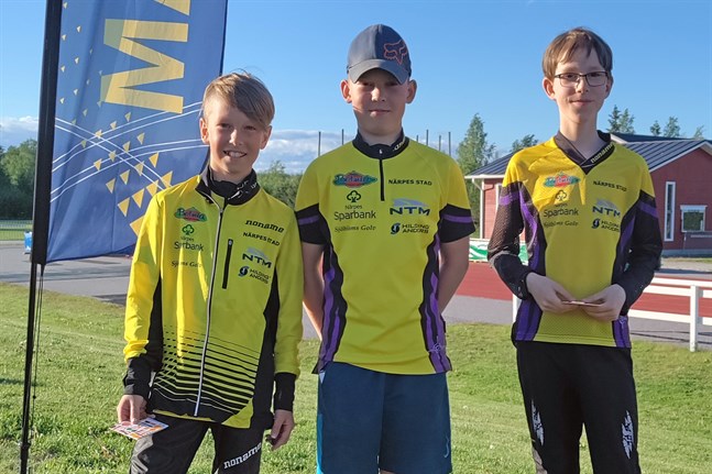 NOK tog hand om alla medaljer i H12. Linus Smeds, till vänster, tog guld, Pontus Yrjans var tvåa och Simon Wickman var trea.