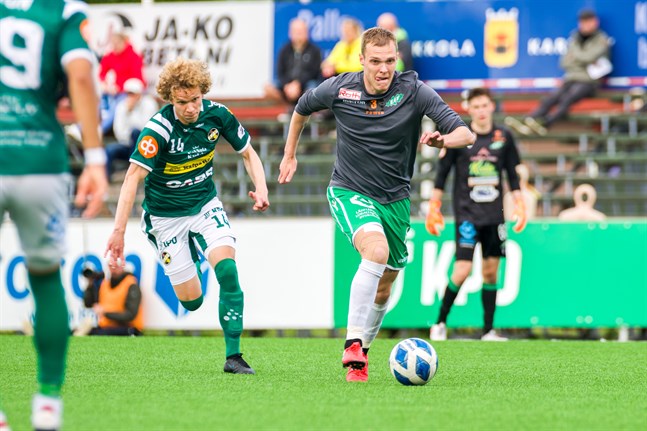 En dålig bakåtpassning av KPV:s Miika Kauppila gjorde att KTP kunde gå till en tidig ledning. Bilden är från matchen mot Ekenäs i juni.