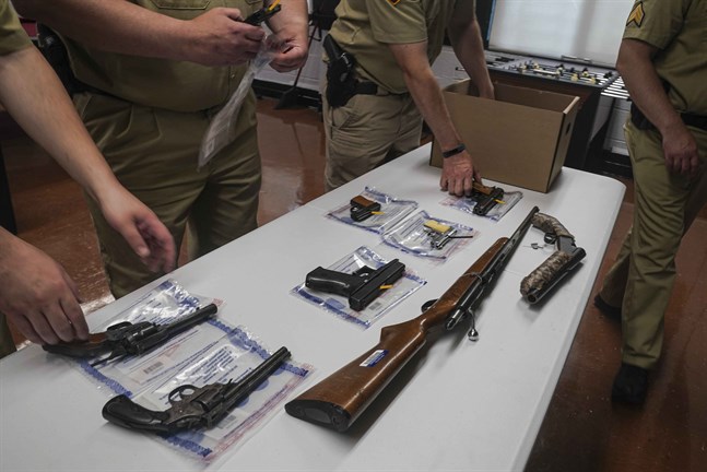 Vapen som beslagtagits av New York-polisen.