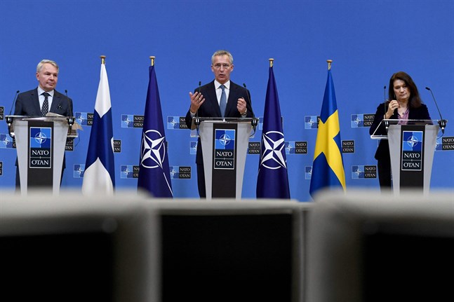 Finlands utrikesminister Pekka Haavisto, Natos generalsekreterare Jens Stoltenberg och Sveriges utrikesminister Ann Linde träffades i Bryssel i dag.