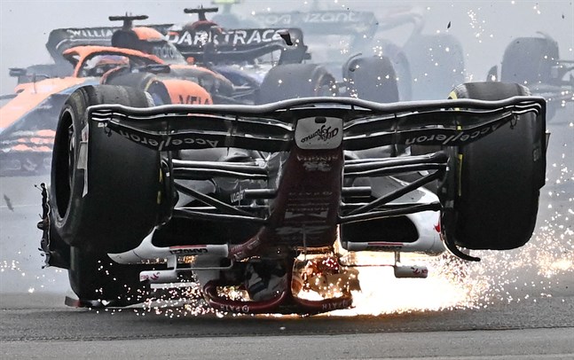Zhou Guanyu kör igen i Österrike efter den här kraschen på Silverstone.