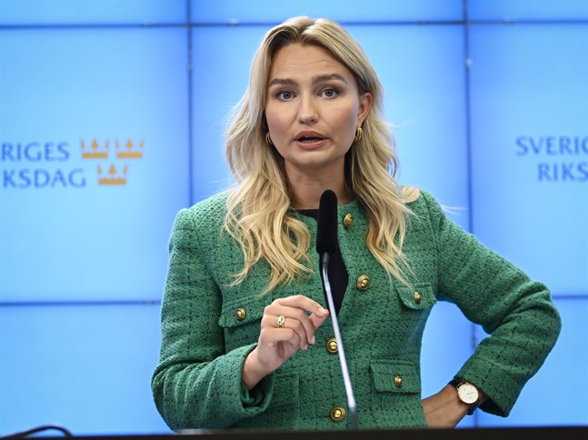 Kristdemokraternas partiledare Ebba Busch på en bild från i juni i år.
