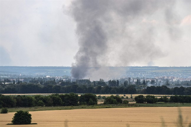 Det kunde vara industriutsläpp, men det är brandrök efter en robotattack i ukrainska Sloviansk tidigare i juli.