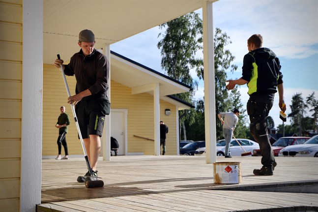 Det är nya tag i Korsnäs ungdoms- och byaförening. Tobias Bergman, Filip Sandholm och tolv andra unga vuxna är nya i styrelsen.