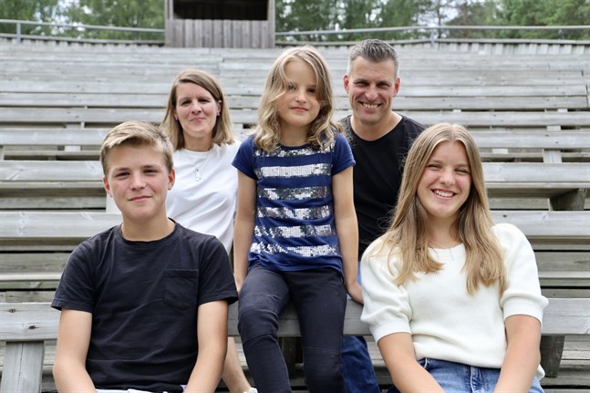 Lena, Anders, Theo, Alva och Linn Österberg.