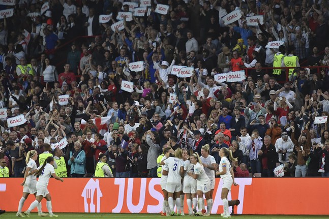 Englands 4–0-seger mot Sverige i tisdagens EM-semifinal på Bramall Lane i Sheffield sågs av 28 624 åskådare.
