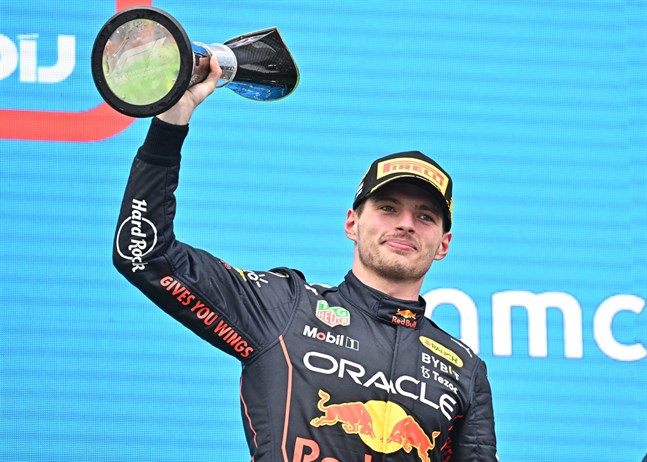Red Bull och Max Verstappen lyckades med valet av däck i Ungers GP-tävling på söndagen. Det resulterade i vinst och Verstappen förstärkte sin ledarposition i totalen.