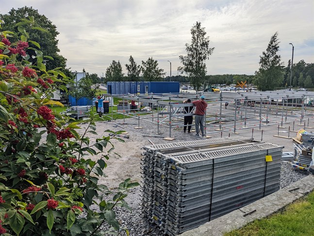 I början på veckan startade bygget av huvudscenen Meri Stage inför Vasa festival som inleds på torsdag.