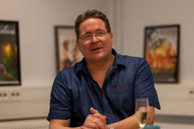 Det är med aningen skräckblandad förtjusning som Jan-Erik Gustafsson tänker på planeringen av Musikfestspelen Korsholm.