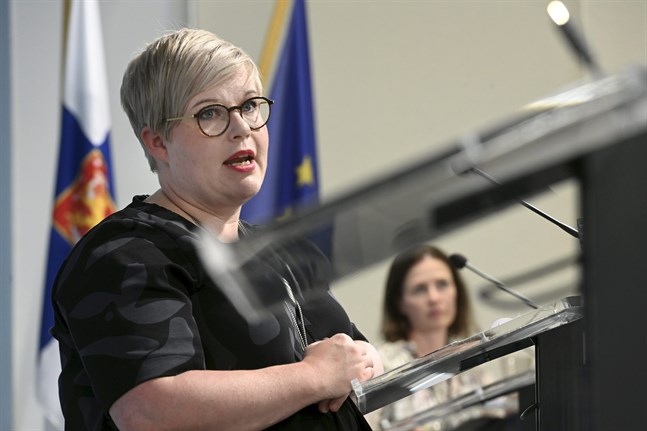 Minister Annika Saarikko (C) presenterade Finansministeriets budgetförslag på torsdagseftermiddagen.