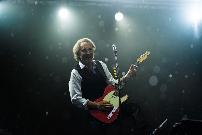 Förutsättningarna under Tomas Ledins konsert var motsatsen till den klassiska textraden "inte en droppe regn".