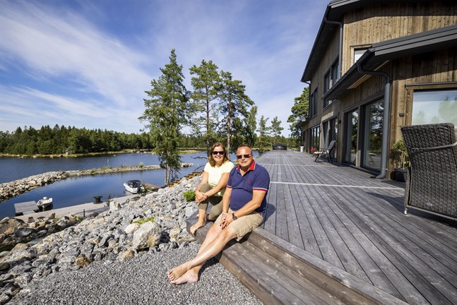 Milanja och Christian Hjorth har äntligen fått sitt fritidsboende på Köklot ändrat till ett fast boende.