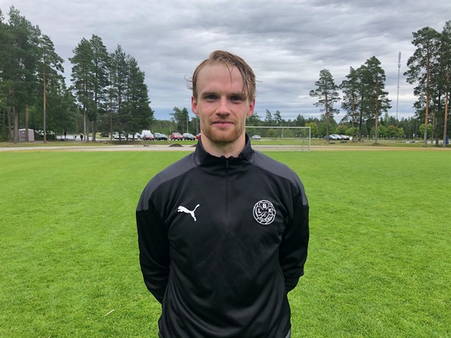 Fredrik Fagerholm, tremålsskytt när LBK II klådde Ylivieska II.