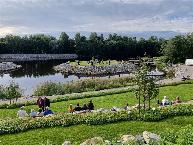 Tolv personer vill bli välfärdschef i Nykarleby. Som välfärdschef handlar en del av arbetsuppgifterna om invånarnas trivsel och fritid.