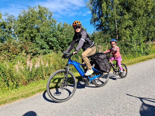 Socklotborna Sabina Ehrström och Naomi Eriksson tackar aldrig nej till ett sommaräventyr.