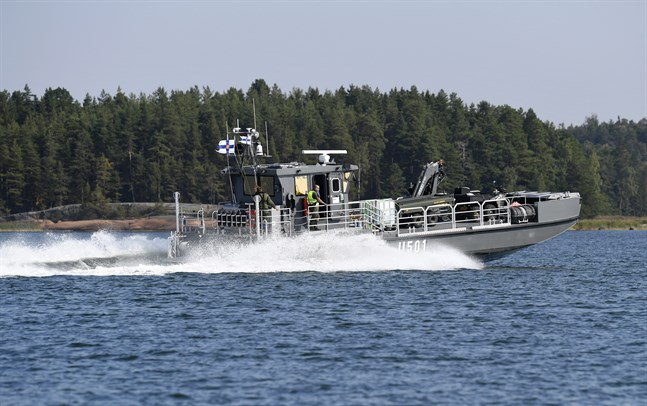 Servicebåten U501 är byggd av Kewatec AluBoat.