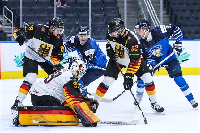 Finland spelar om medaljerna i JVM i Edmonton då Tyskland besegrades i onsdagens semifinal.