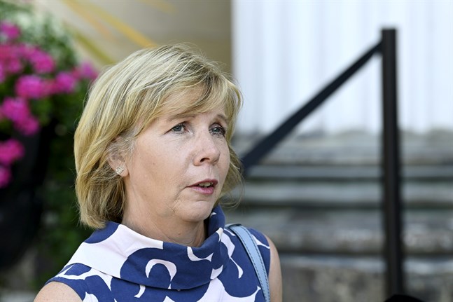 Anna-Maja Henriksson vill förkorta behandlingstiden av sexualbrott.