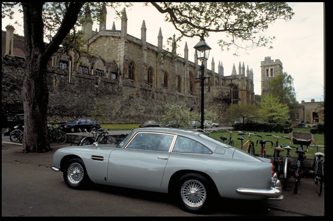 Aston Martin DB5 1964 är känd som "Bond-bilen". Arkivbild.