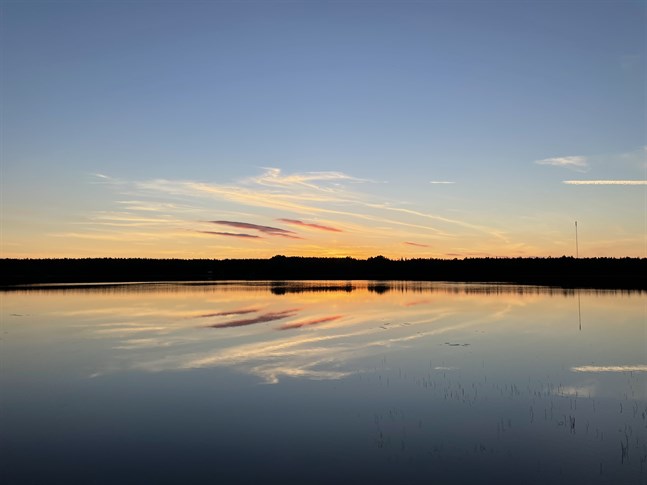 Perioden med tropiska nätter och högsommarvärme är förbi för den här gången. Nu väntar svalare dagar men fortsatt uppehållsväder.
