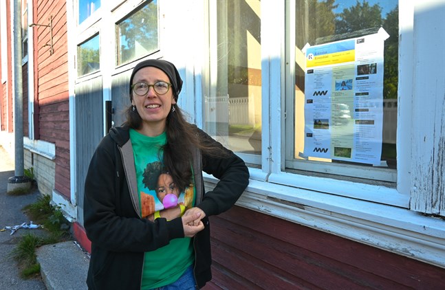 Kaisa Kukkola vid Arbetarhuset i Karleby.