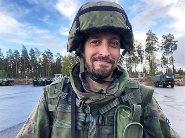 Journalisten Marcus Lillkvist var en av 53 som deltog i den svenskspråkiga kursen i Säkylä. Så här glad var han inte alltid.