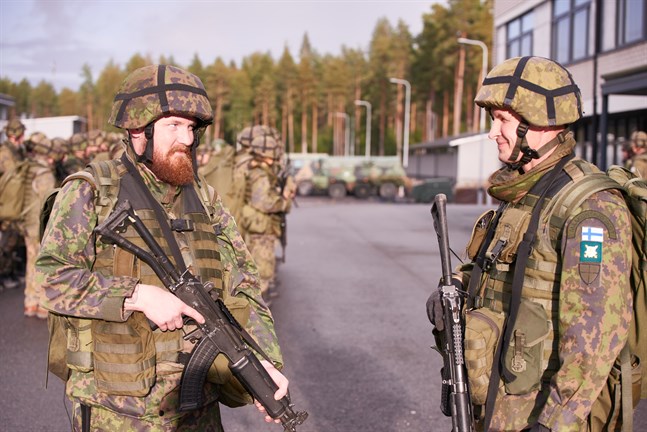 Jonas Lindén och Sebastian Cederberg är övertygade om att reservistföreningen på Åland kommer att få ihop tillräckligt med medlemmar.