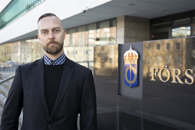 Ilmari Käihkö, docent i krigsvetenskap vid Försvarshögskolan, säger att det är viktigt att komma ihåg att Ukraina fortfarande är beroende av stödet från väst.