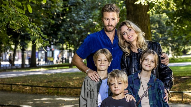 Filip Berg, Liv Mjönes, Olle Einarsson, Laura Lindkvist och Folke Axelsson Schulman spelar familjen Andersson i SVT:s kommande nya serie om Sune och hans familj. Pressbild.