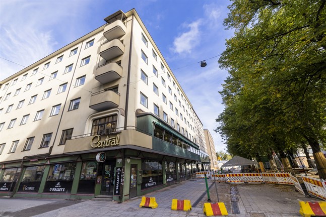 Under tiden som tornhuset renoveras flyttar hotellverksamheten in i Central-delen.